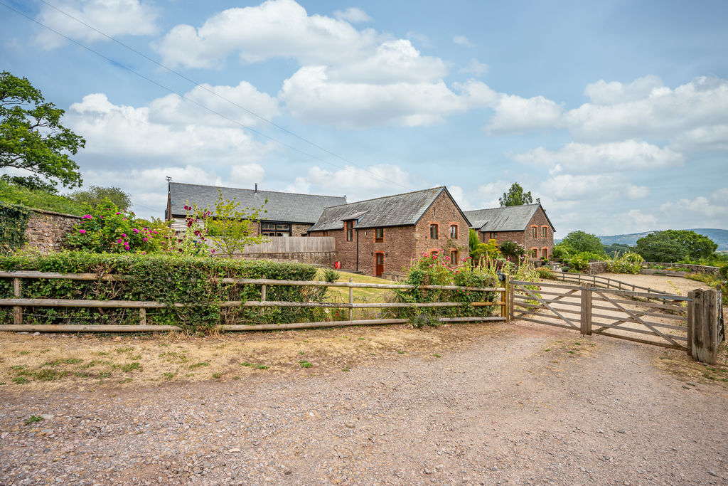 Driveway and Entrance- click for photo gallery